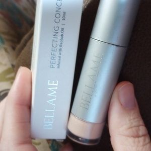 Perfecting concealer Fair skin with subtle pink undertones